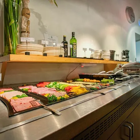 فندق Boutique 026 St. Michael 3*